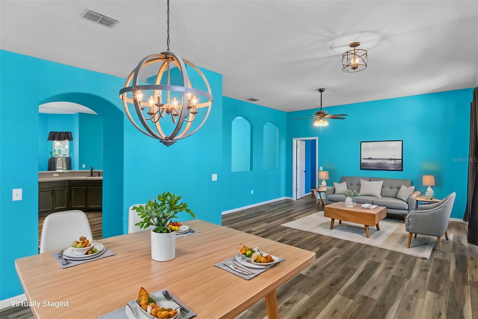 ROYAL HIGHLANDS - Residential