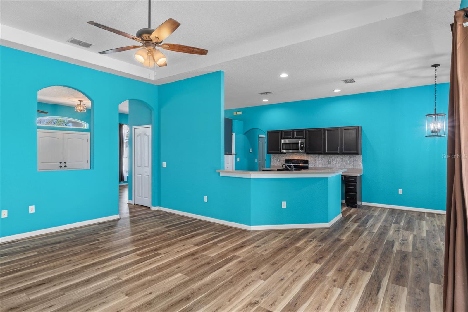 ROYAL HIGHLANDS - Residential