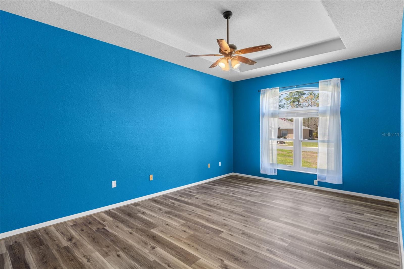 ROYAL HIGHLANDS - Residential