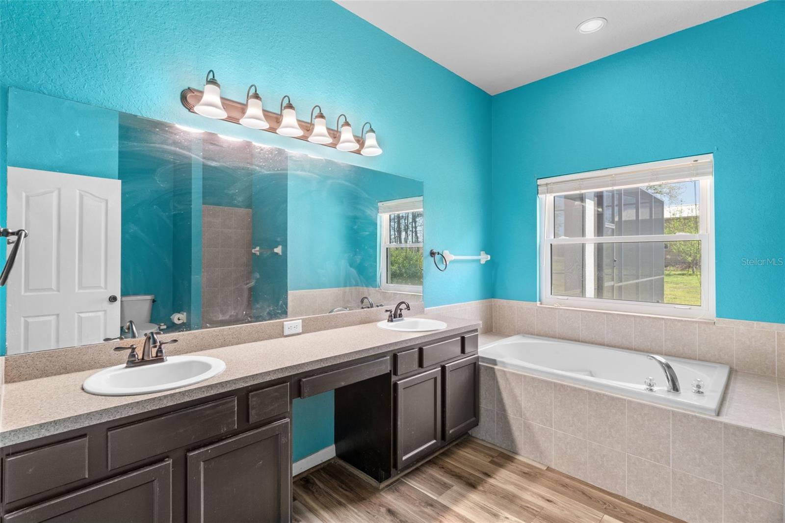 ROYAL HIGHLANDS - Residential