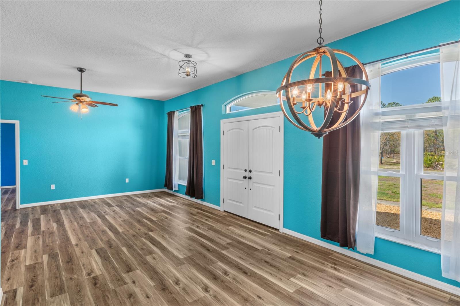 ROYAL HIGHLANDS - Residential