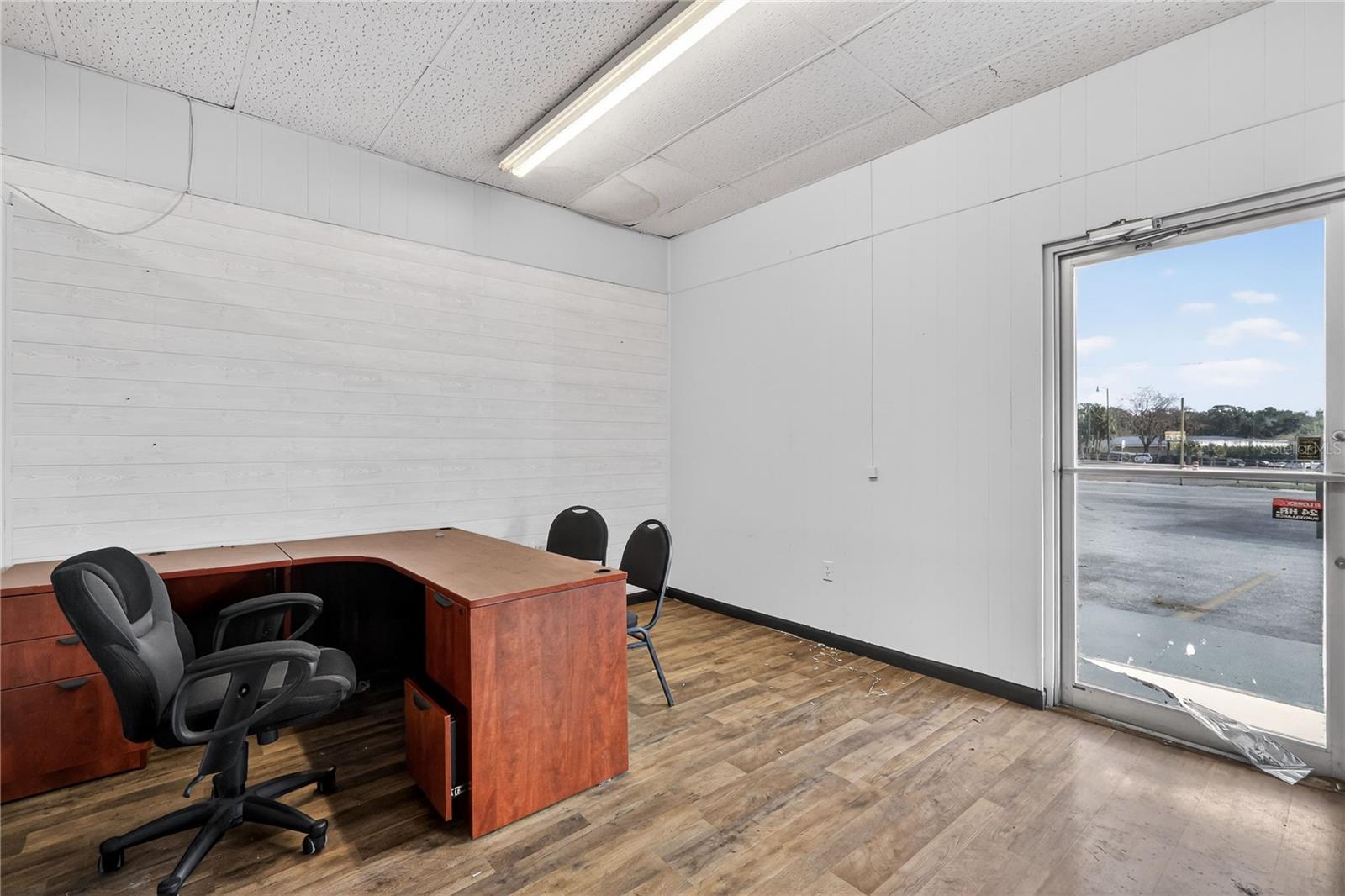 LEESBURG LAKE GRIFFIN PARK - Commercial Sale