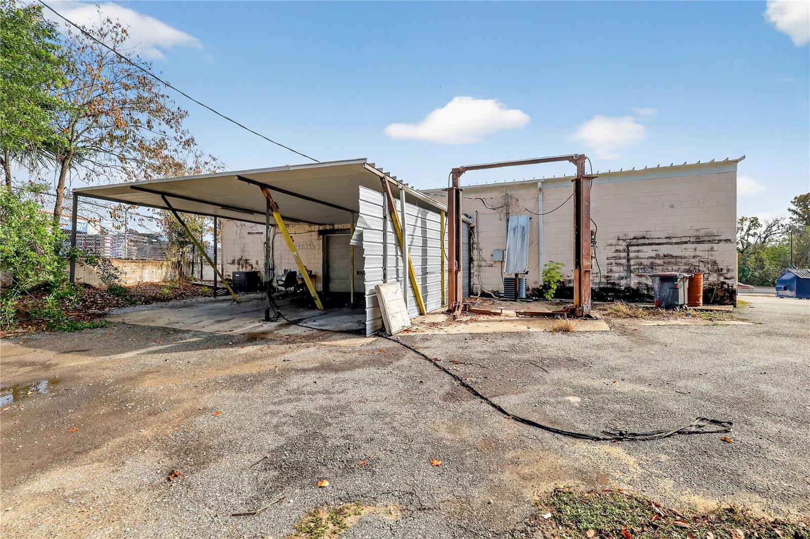 LEESBURG LAKE GRIFFIN PARK - Commercial Sale
