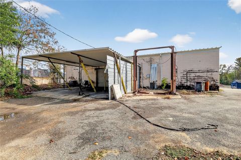 Tiny photo for 1526 Us Highway 441, Leesburg, FL 34748 (MLS # G5105632)