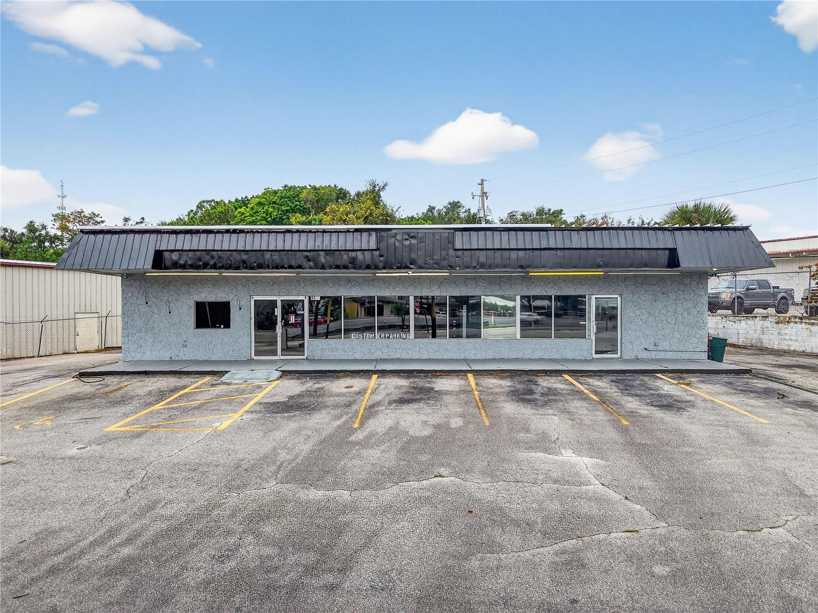 LEESBURG LAKE GRIFFIN PARK - Commercial Sale