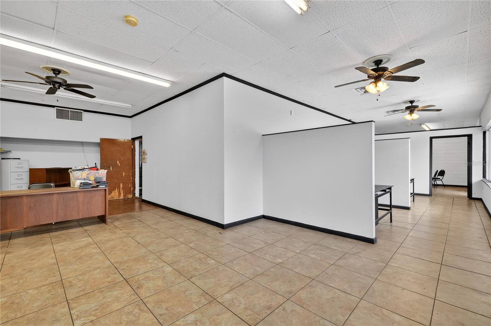 LEESBURG LAKE GRIFFIN PARK - Commercial Sale
