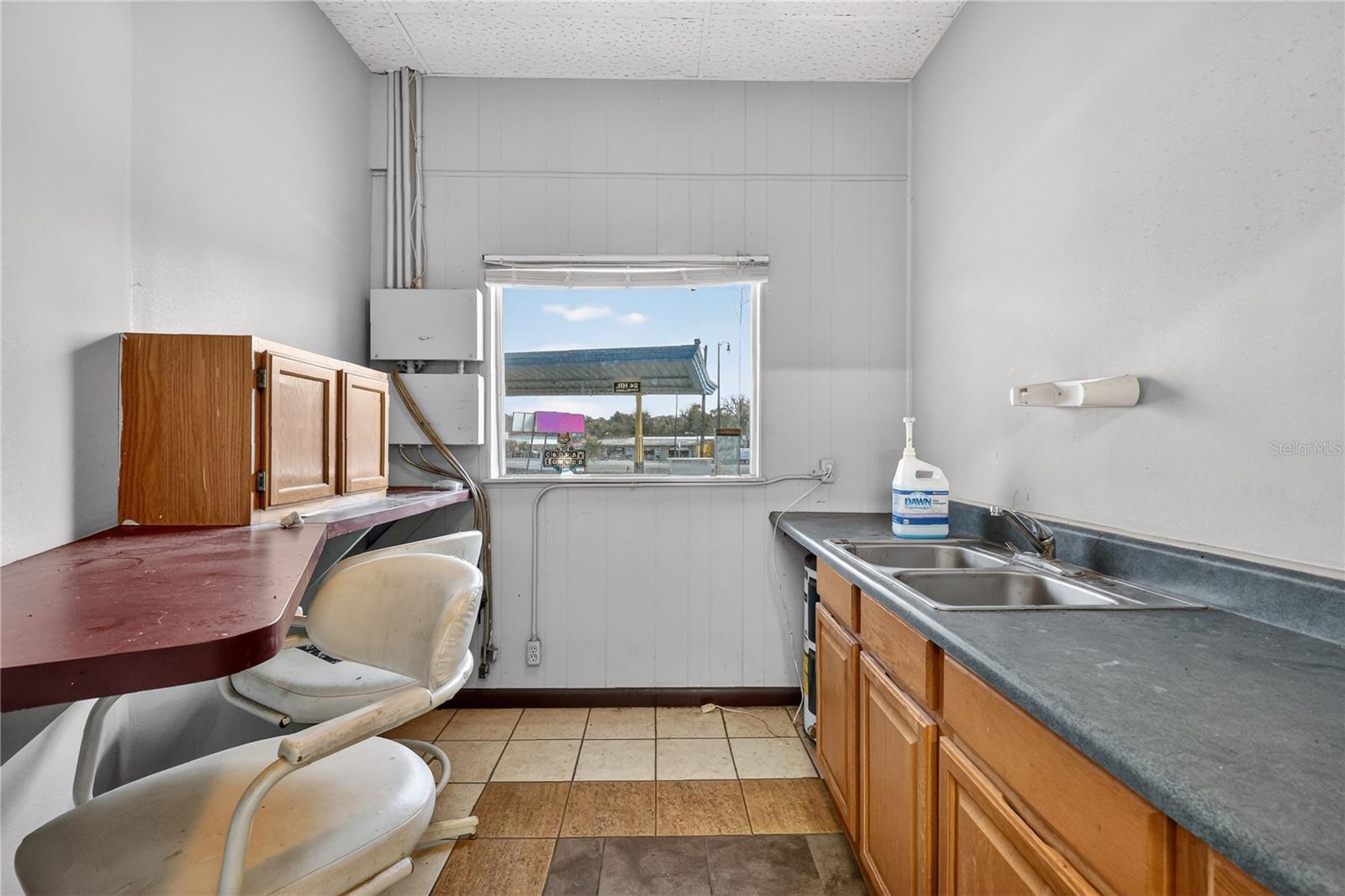 LEESBURG LAKE GRIFFIN PARK - Commercial Sale