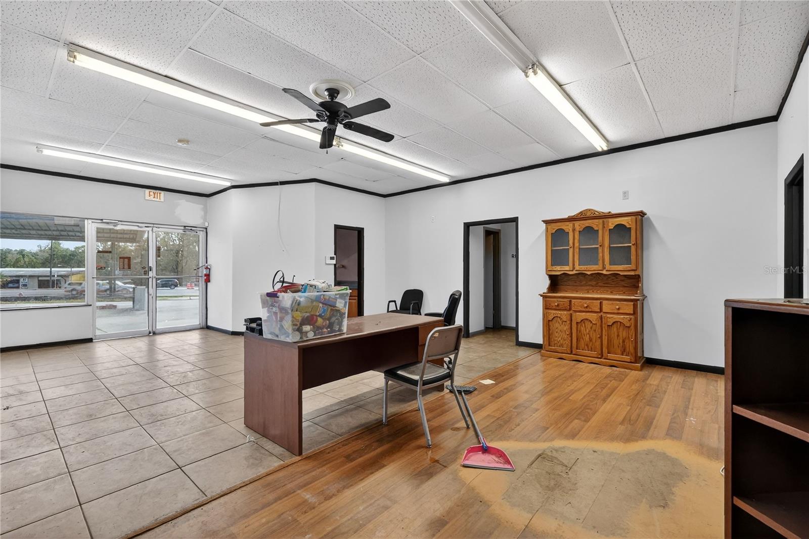 LEESBURG LAKE GRIFFIN PARK - Commercial Sale