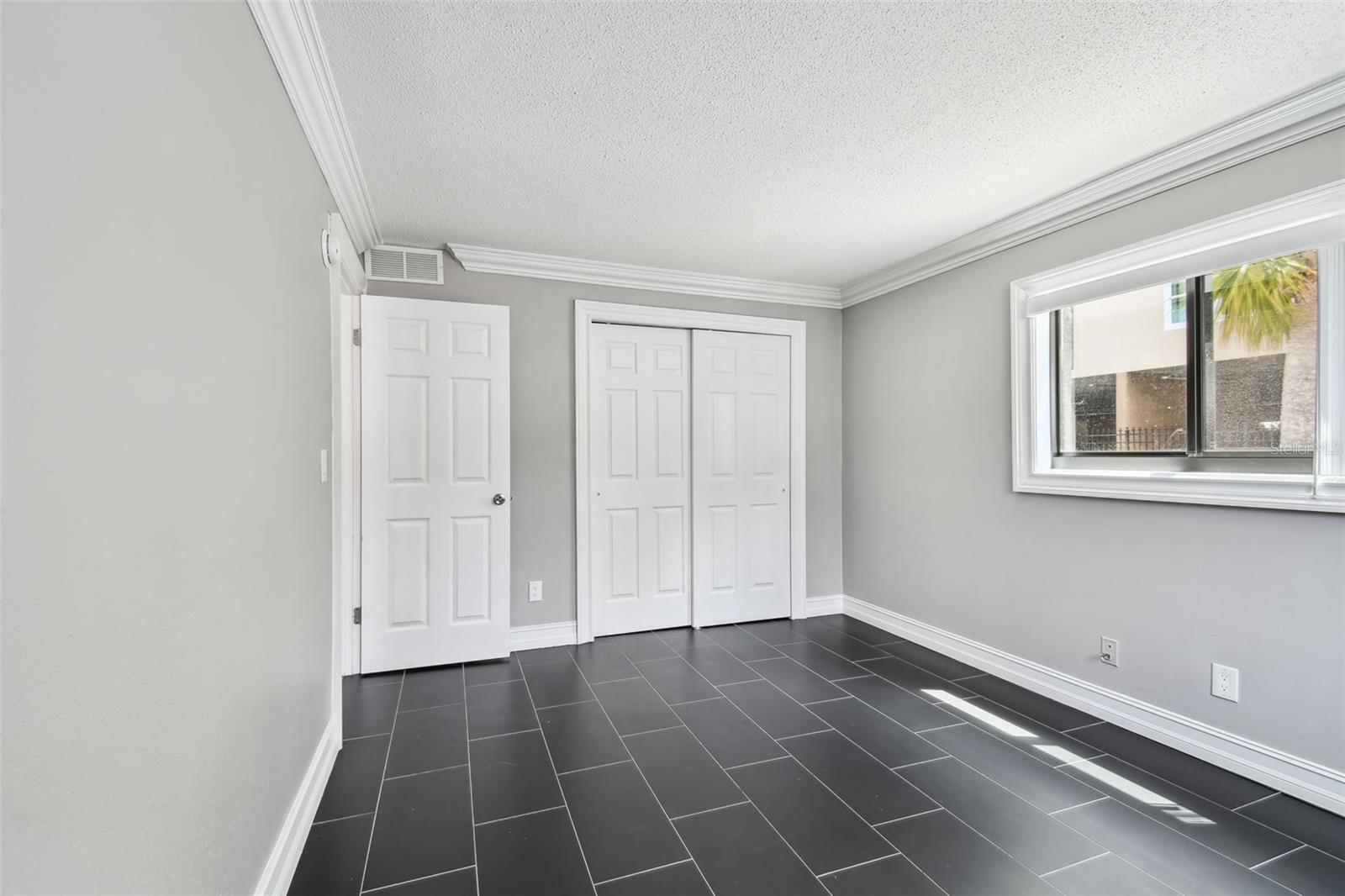 HARBOR BLUFFS SEC 1 - Residential Lease