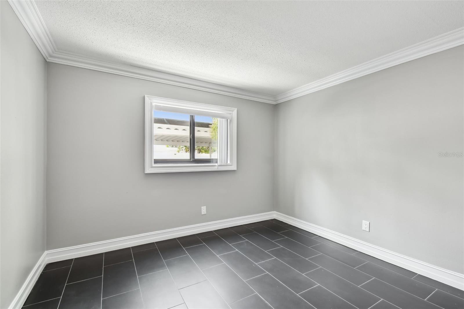 HARBOR BLUFFS SEC 1 - Residential Lease