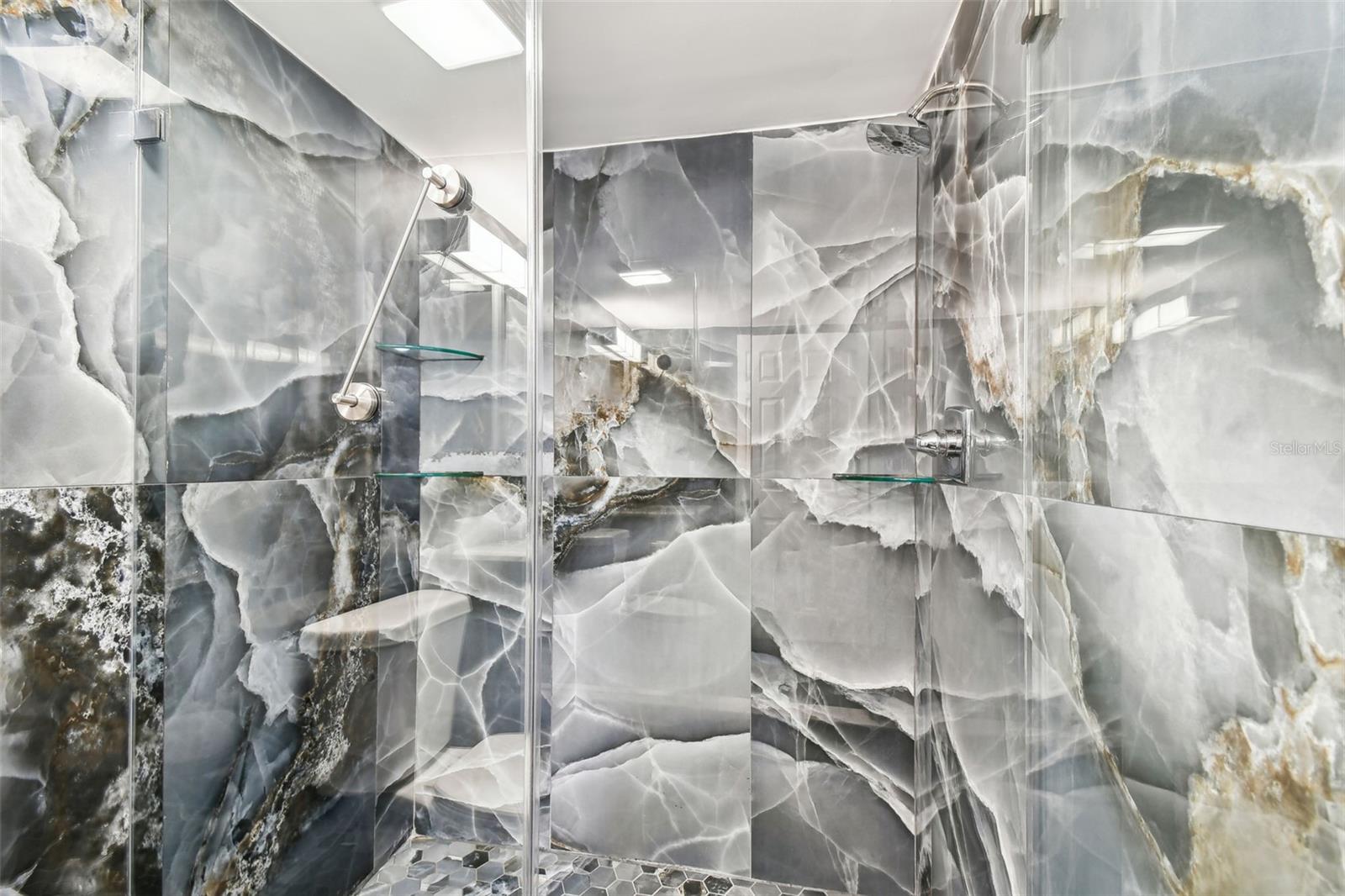 HARBOR BLUFFS SEC 1 - Residential Lease