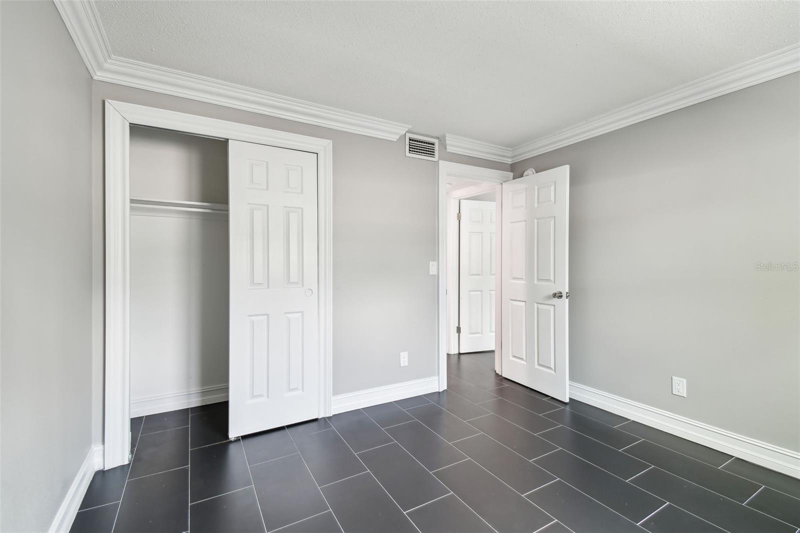 HARBOR BLUFFS SEC 1 - Residential Lease