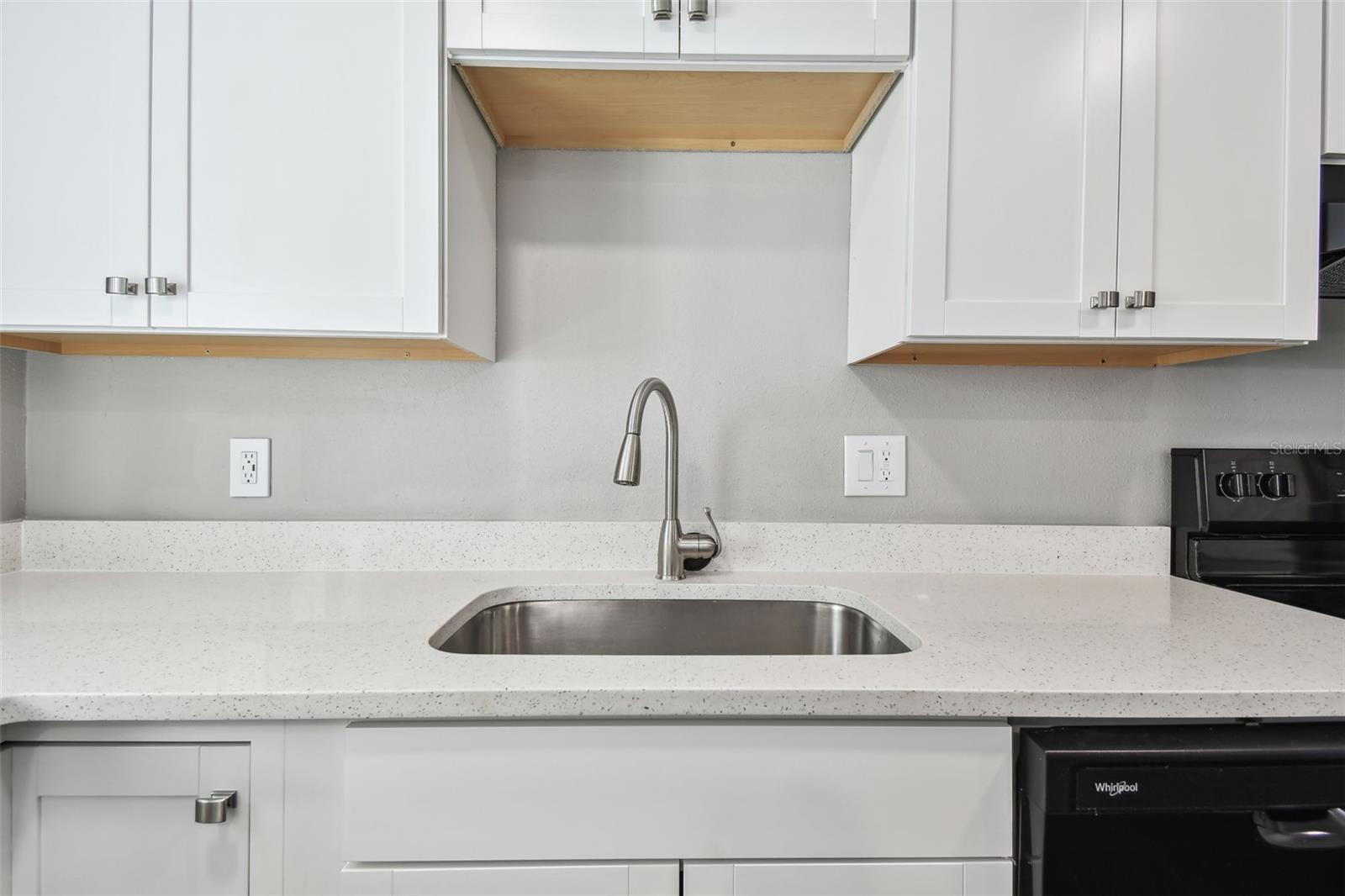 HARBOR BLUFFS SEC 1 - Residential Lease