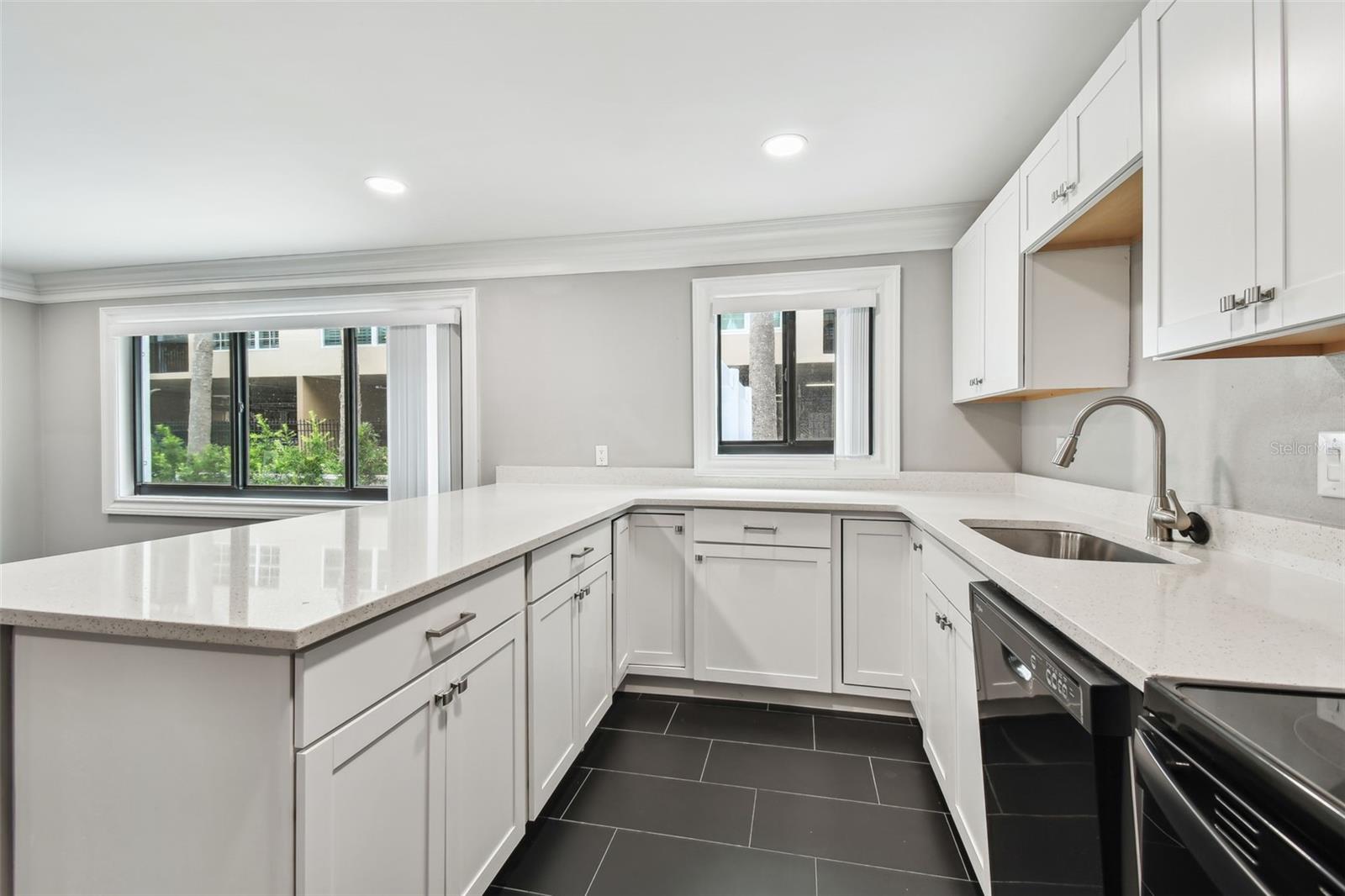 HARBOR BLUFFS SEC 1 - Residential Lease