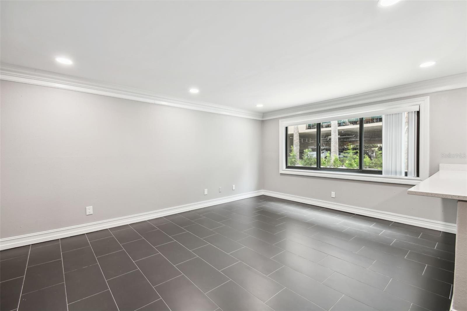 HARBOR BLUFFS SEC 1 - Residential Lease