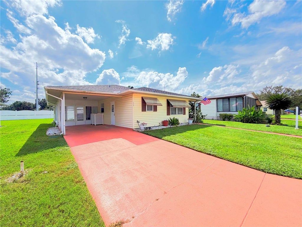 Photo of 1420 Colonnades Circle S, Lakeland, FL 33811 (MLS # W7890260)