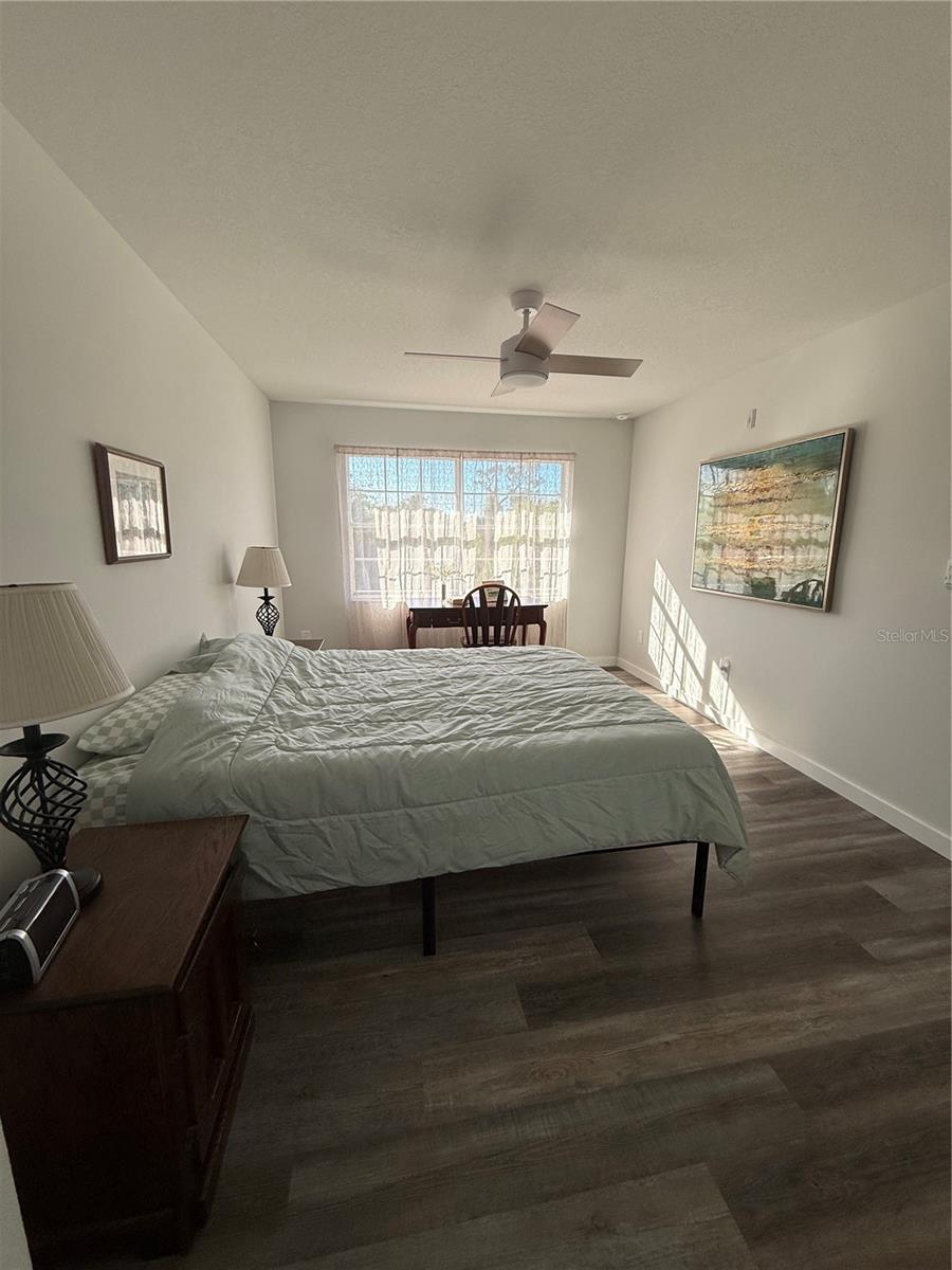 TOWN & COUNTRY MANOR - Residential