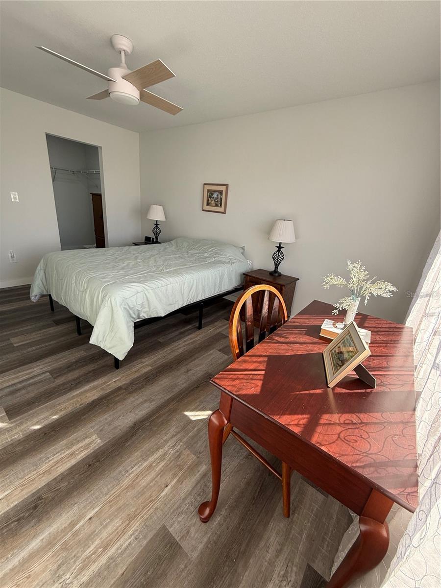 TOWN & COUNTRY MANOR - Residential