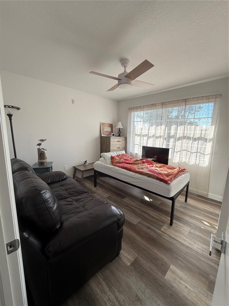 TOWN & COUNTRY MANOR - Residential