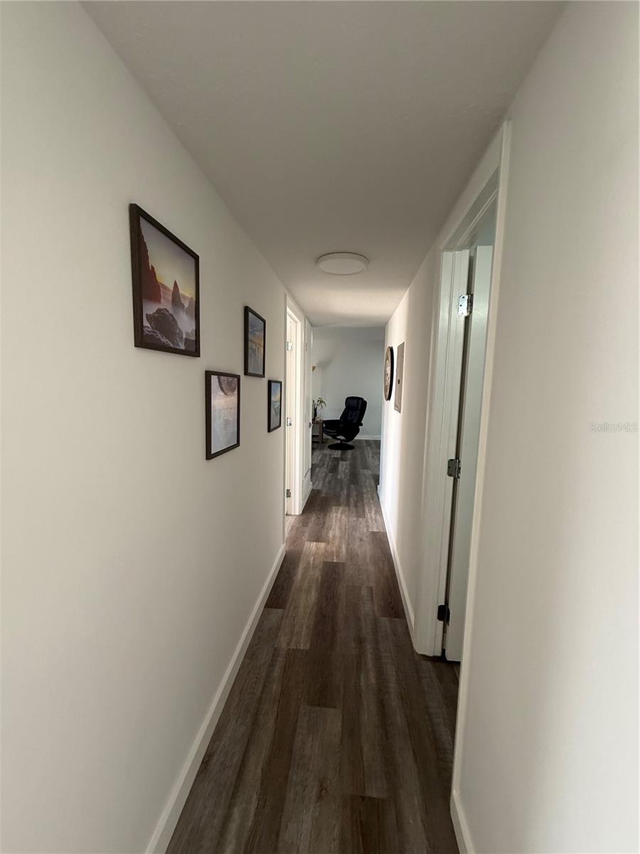 TOWN & COUNTRY MANOR - Residential