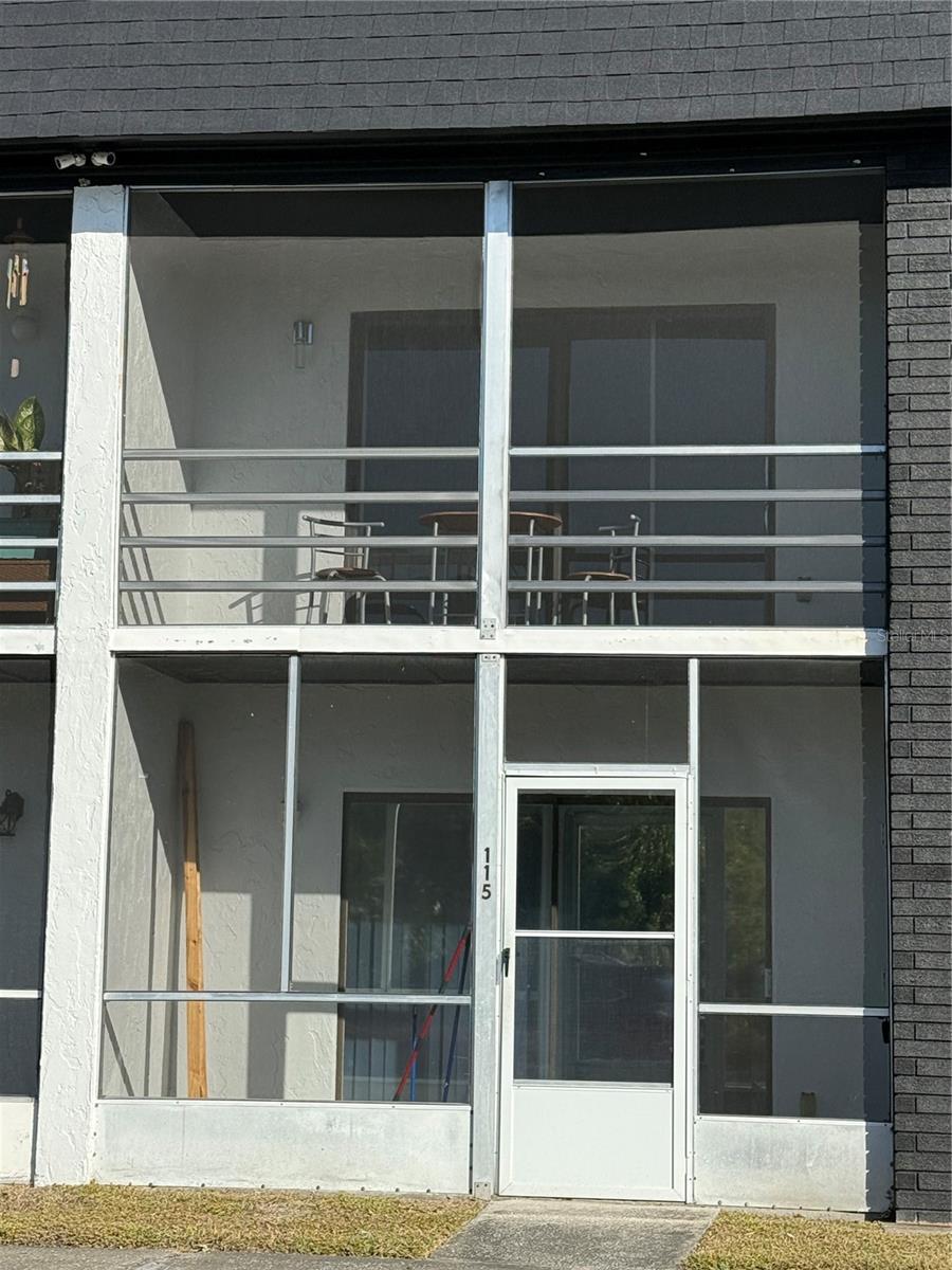 TOWN & COUNTRY MANOR - Residential