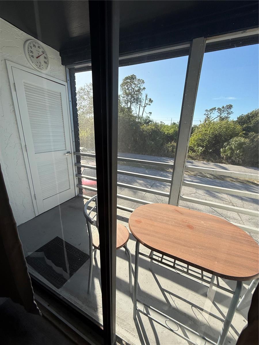 TOWN & COUNTRY MANOR - Residential