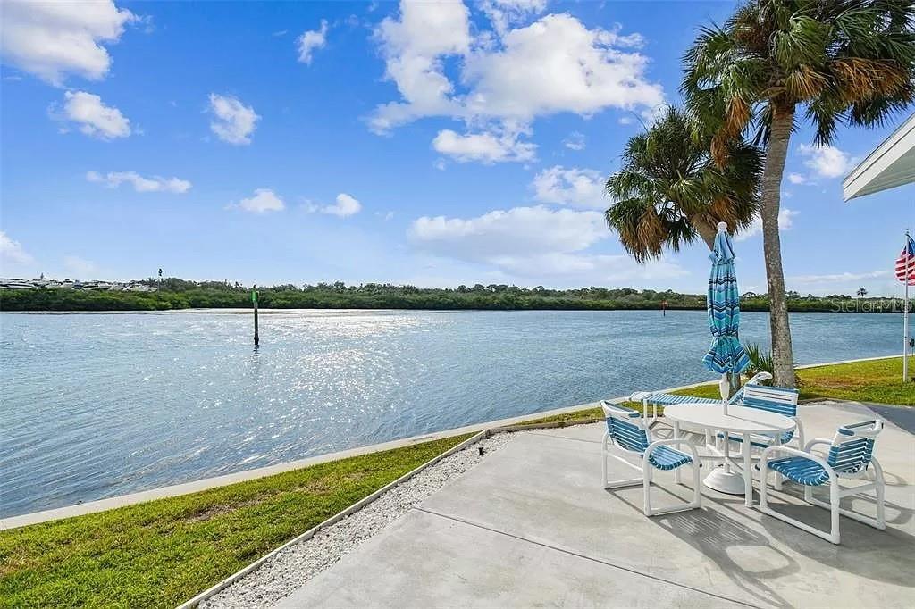 WINDRUSH COVE PH 1 CONDO - Residential Lease
