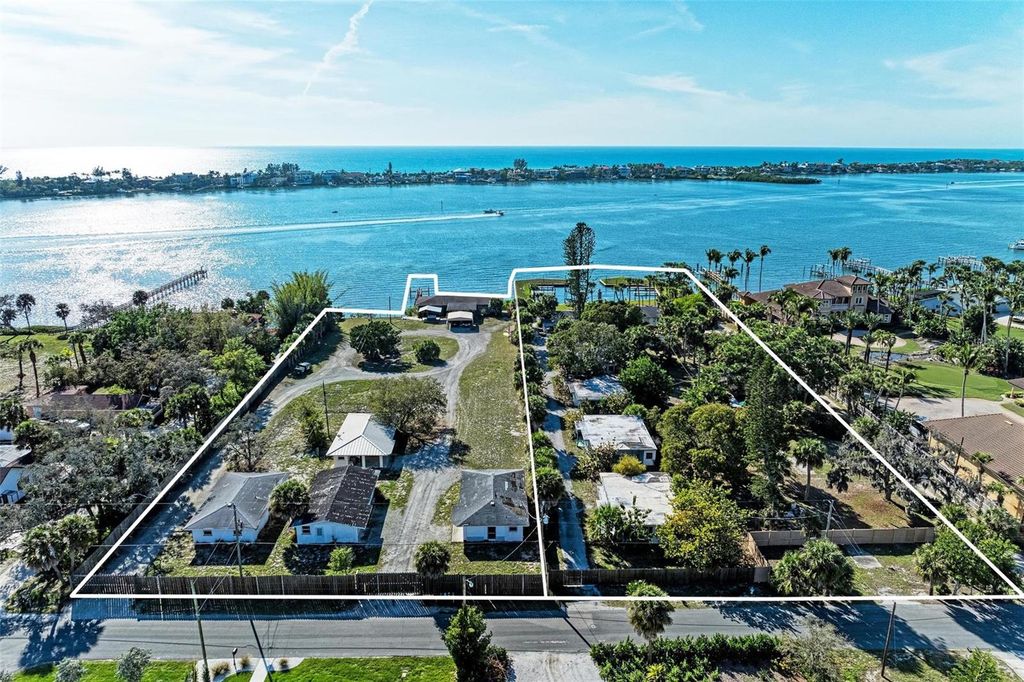 Photo of 1645 Bayshore Road, Nokomis, FL 34275 (MLS # A4643371)