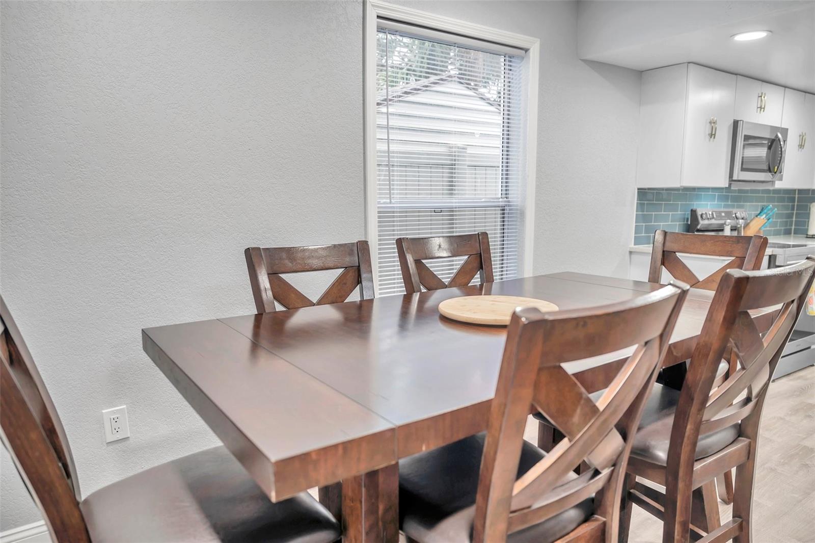 PINECREST PARK - Residential Income