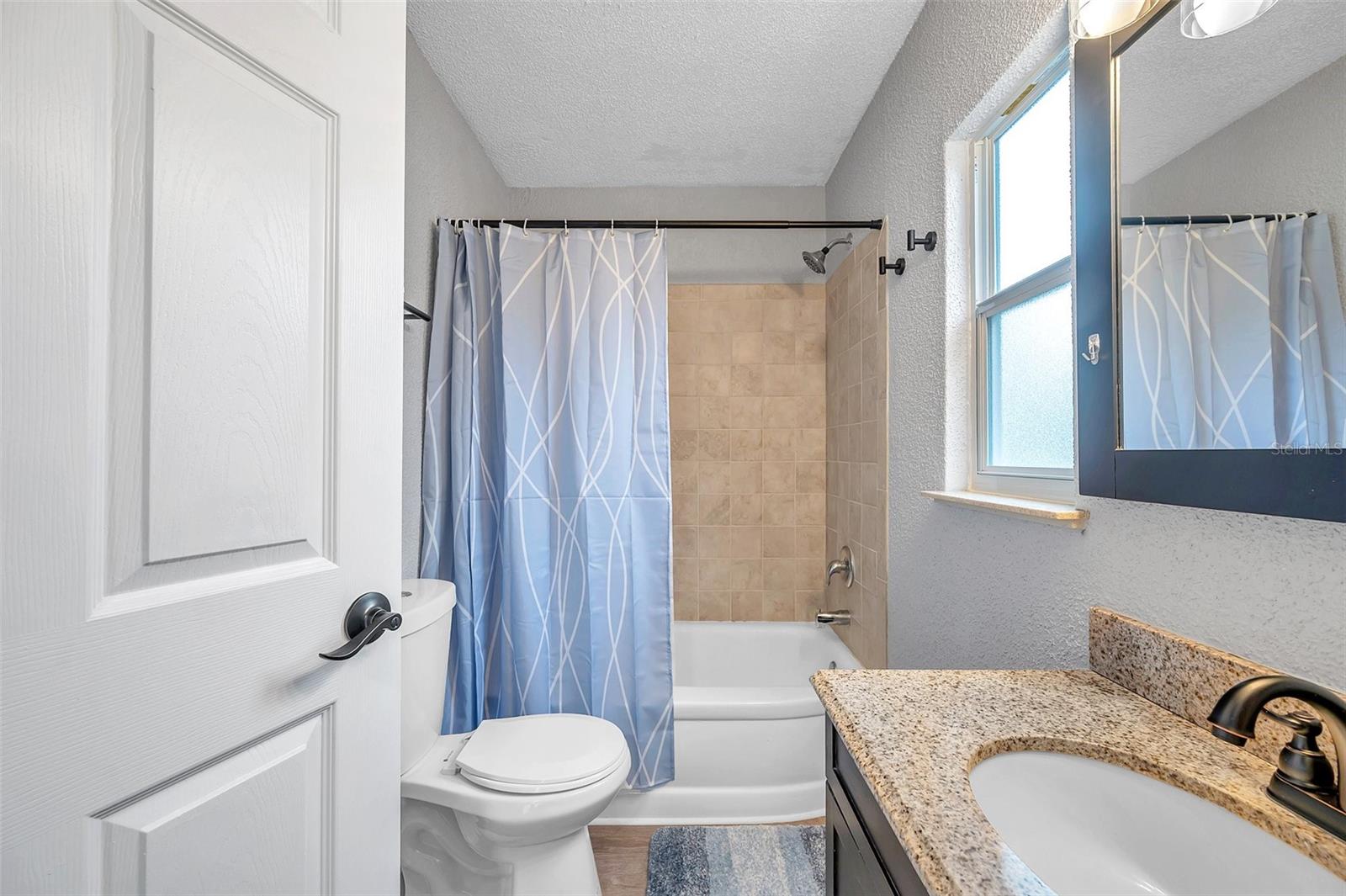 PINECREST PARK - Residential Income