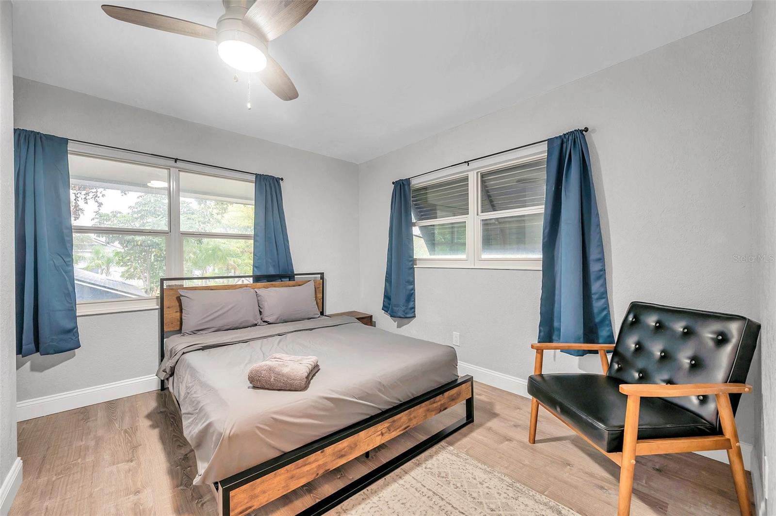 PINECREST PARK - Residential Income