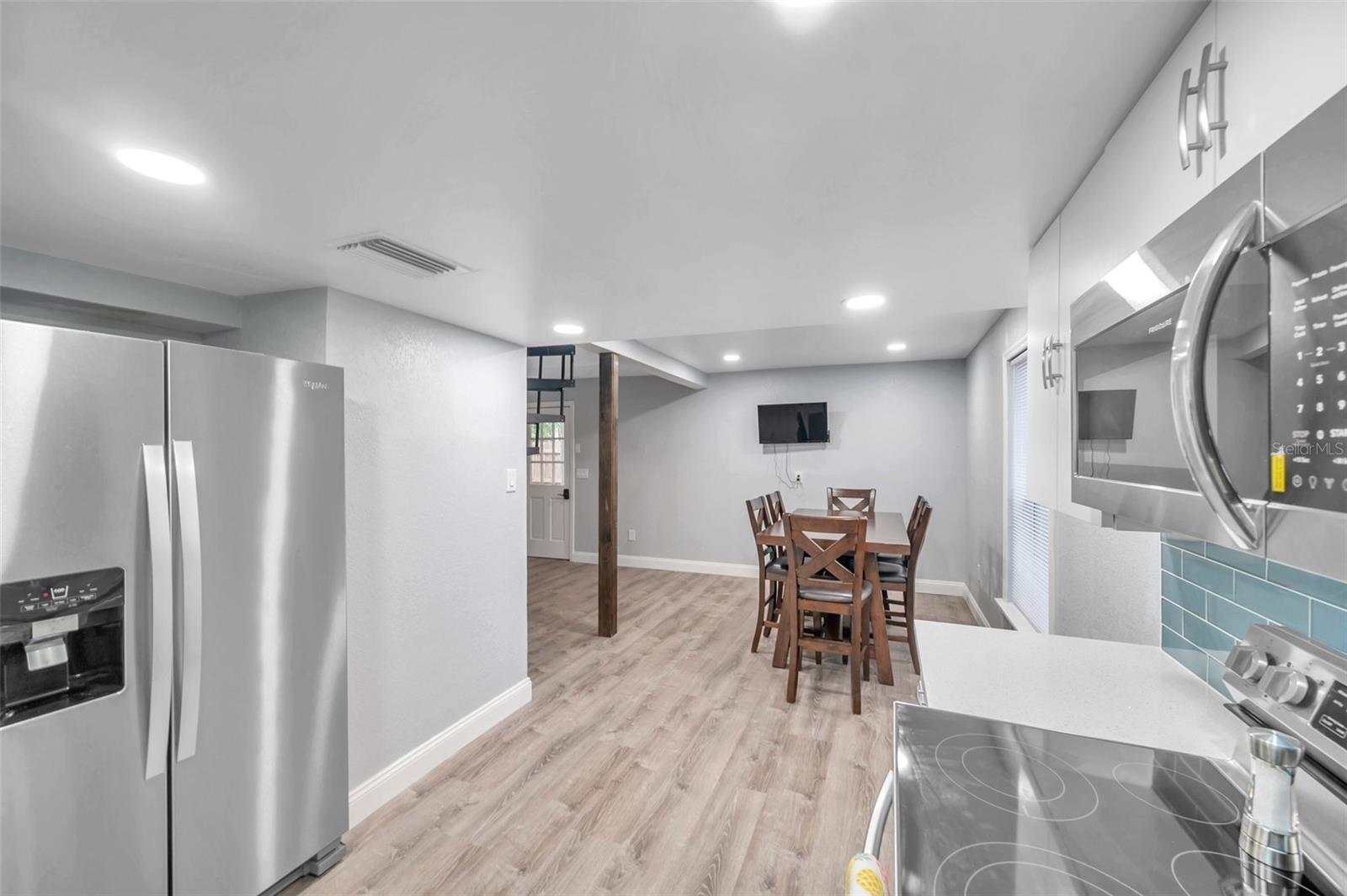 PINECREST PARK - Residential Income