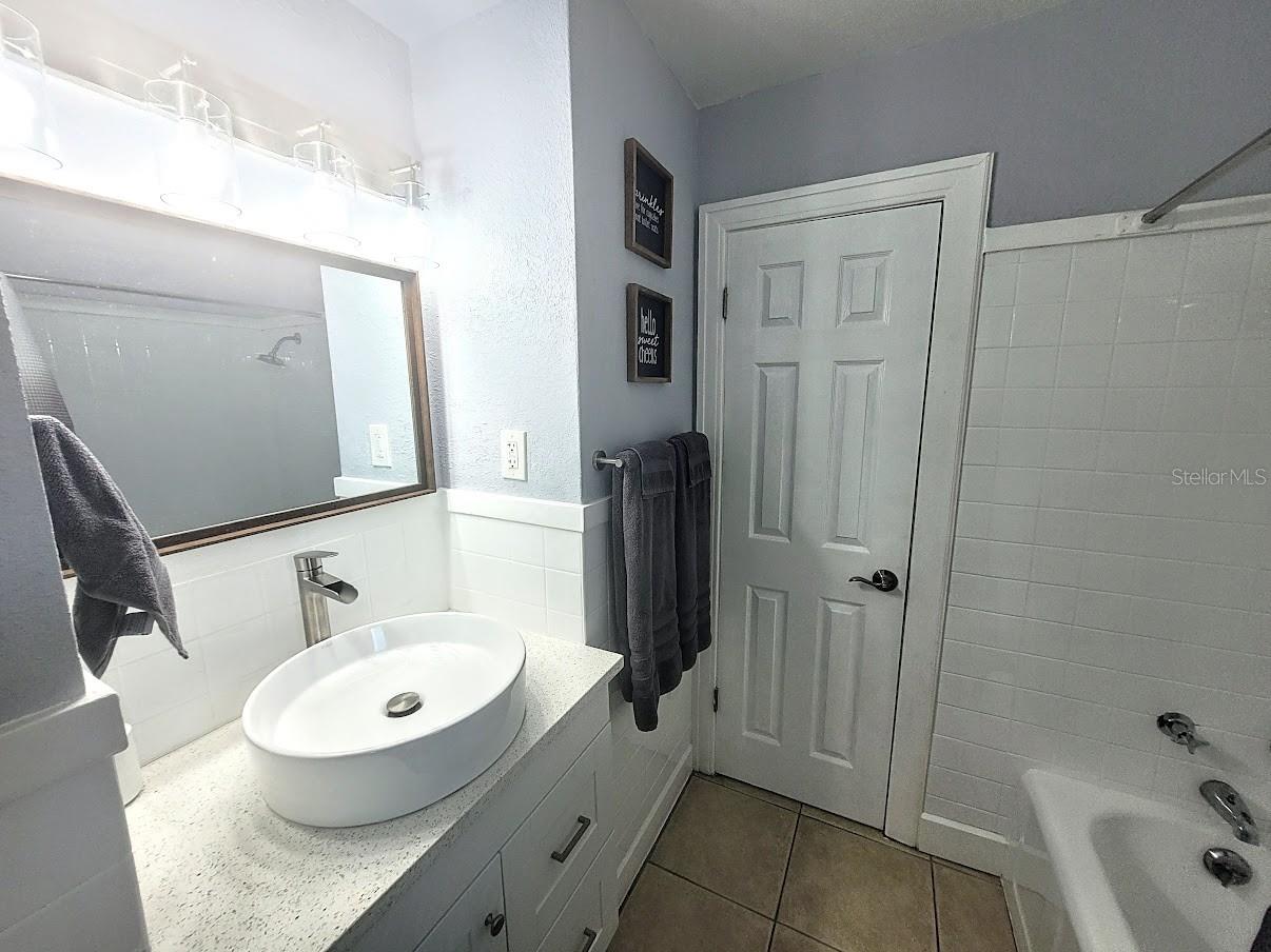 PINECREST PARK - Residential Income