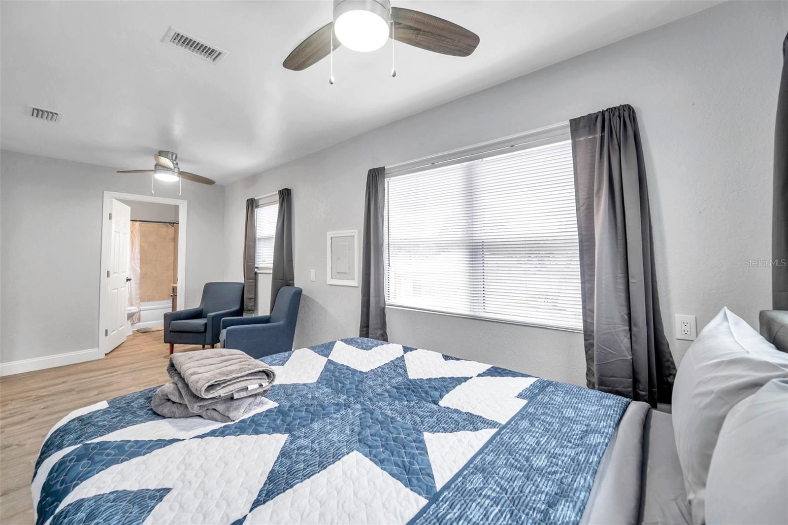 PINECREST PARK - Residential Income