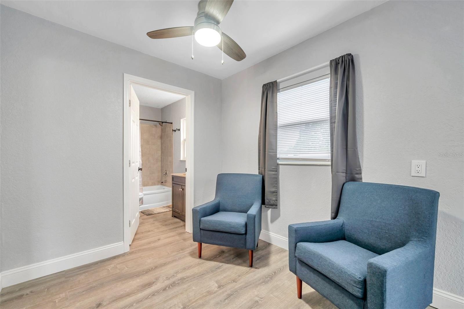 PINECREST PARK - Residential Income