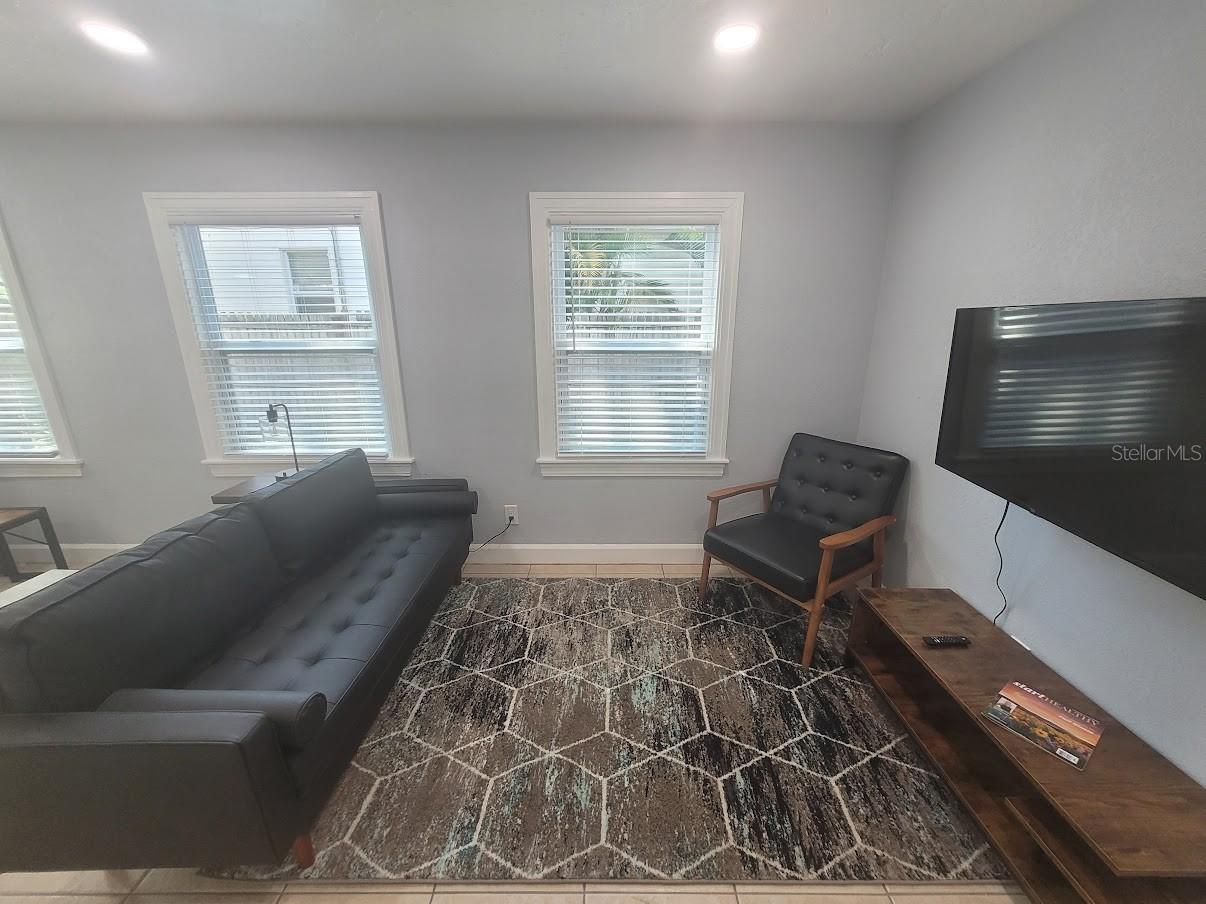 PINECREST PARK - Residential Income