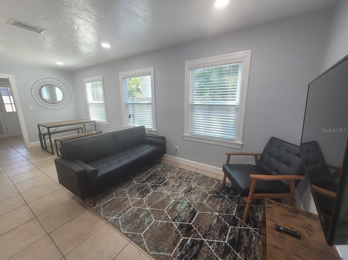 PINECREST PARK - Residential Income