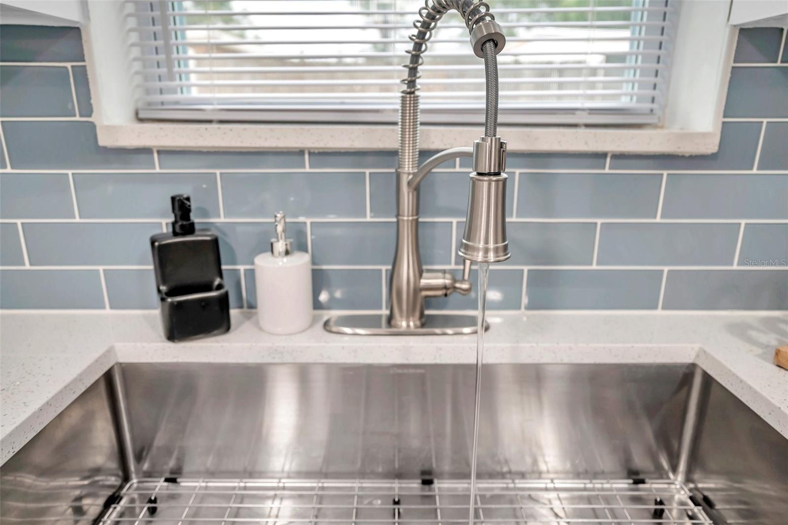 PINECREST PARK - Residential Income