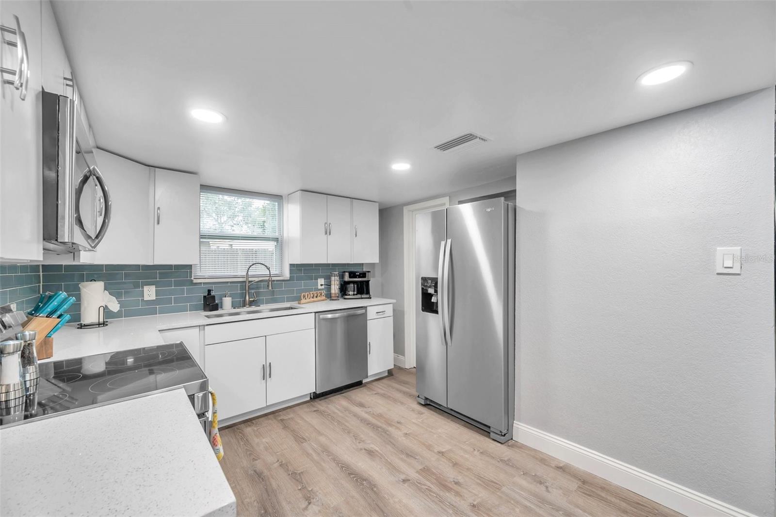 PINECREST PARK - Residential Income