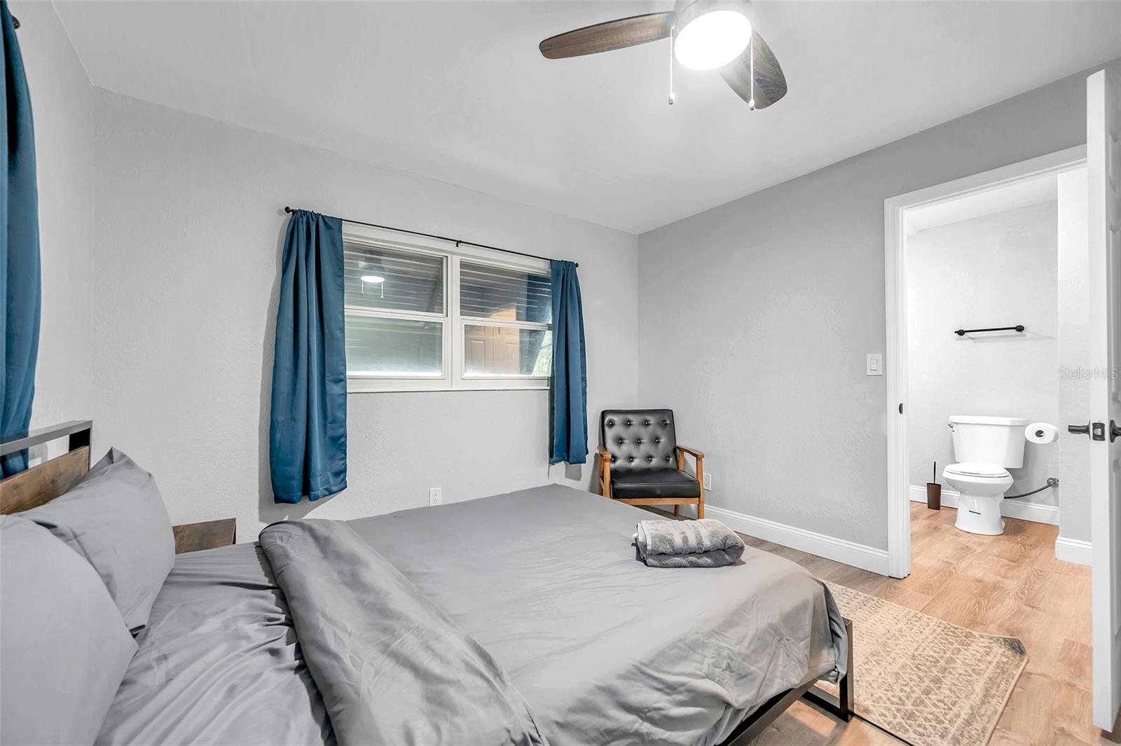 PINECREST PARK - Residential Income