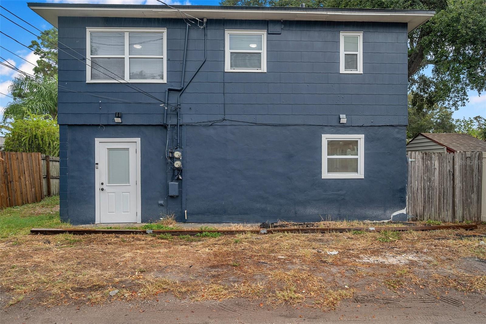 PINECREST PARK - Residential Income