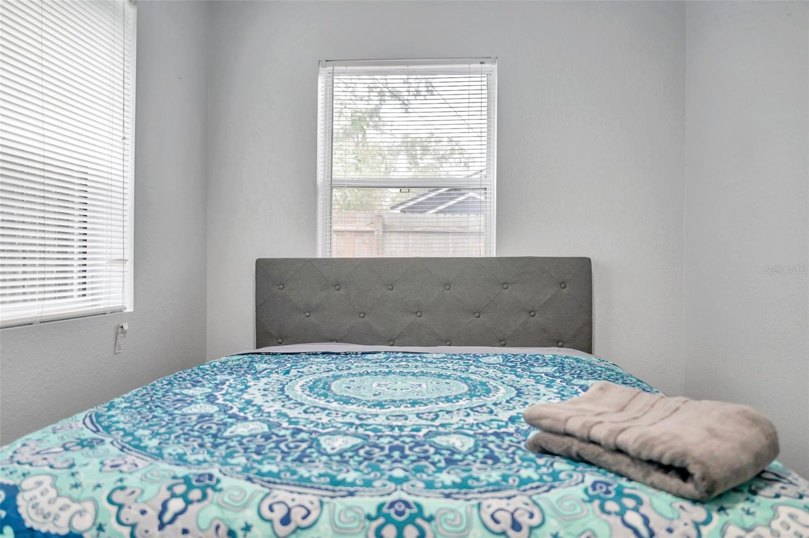 PINECREST PARK - Residential Income