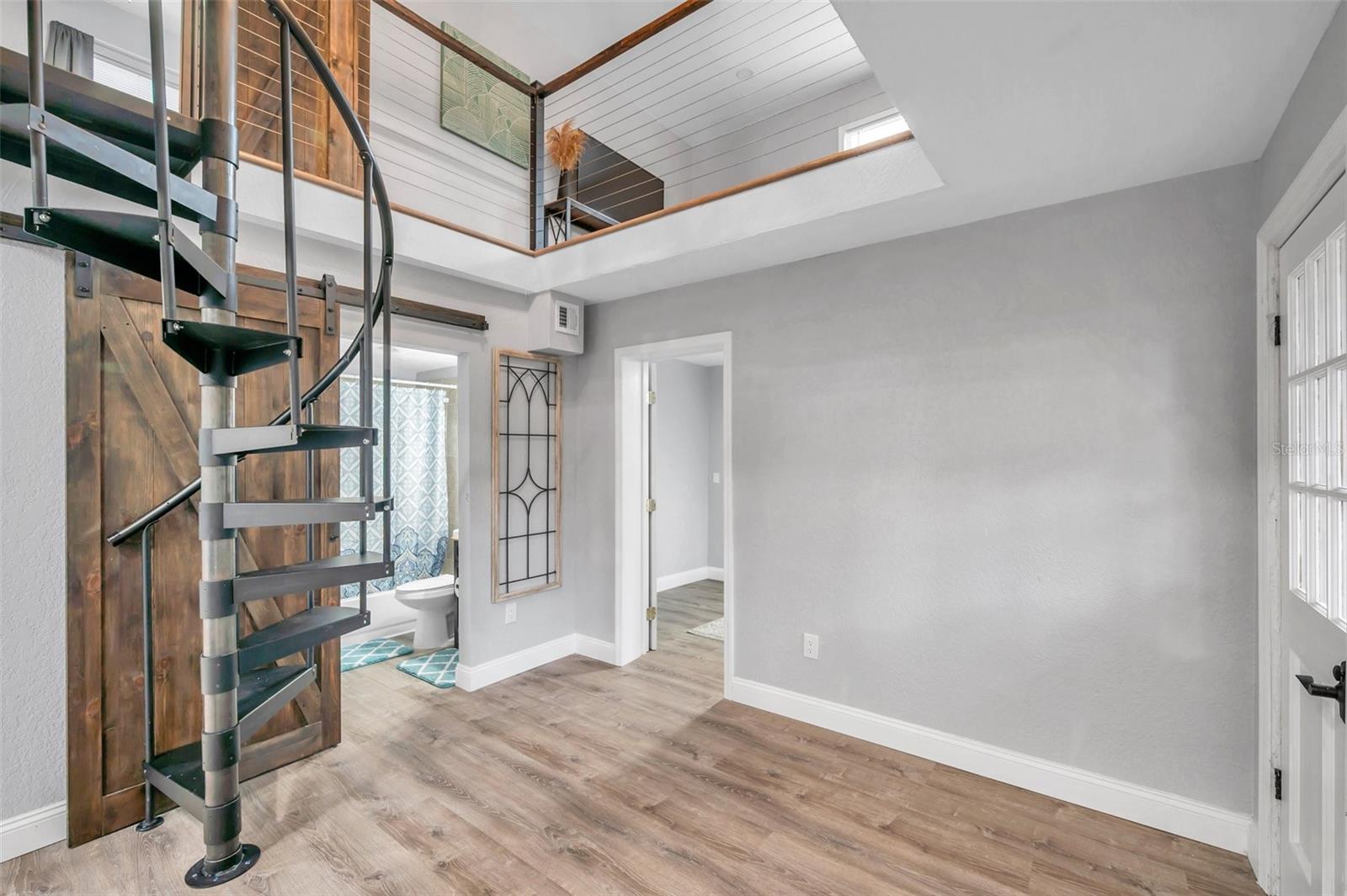 PINECREST PARK - Residential Income