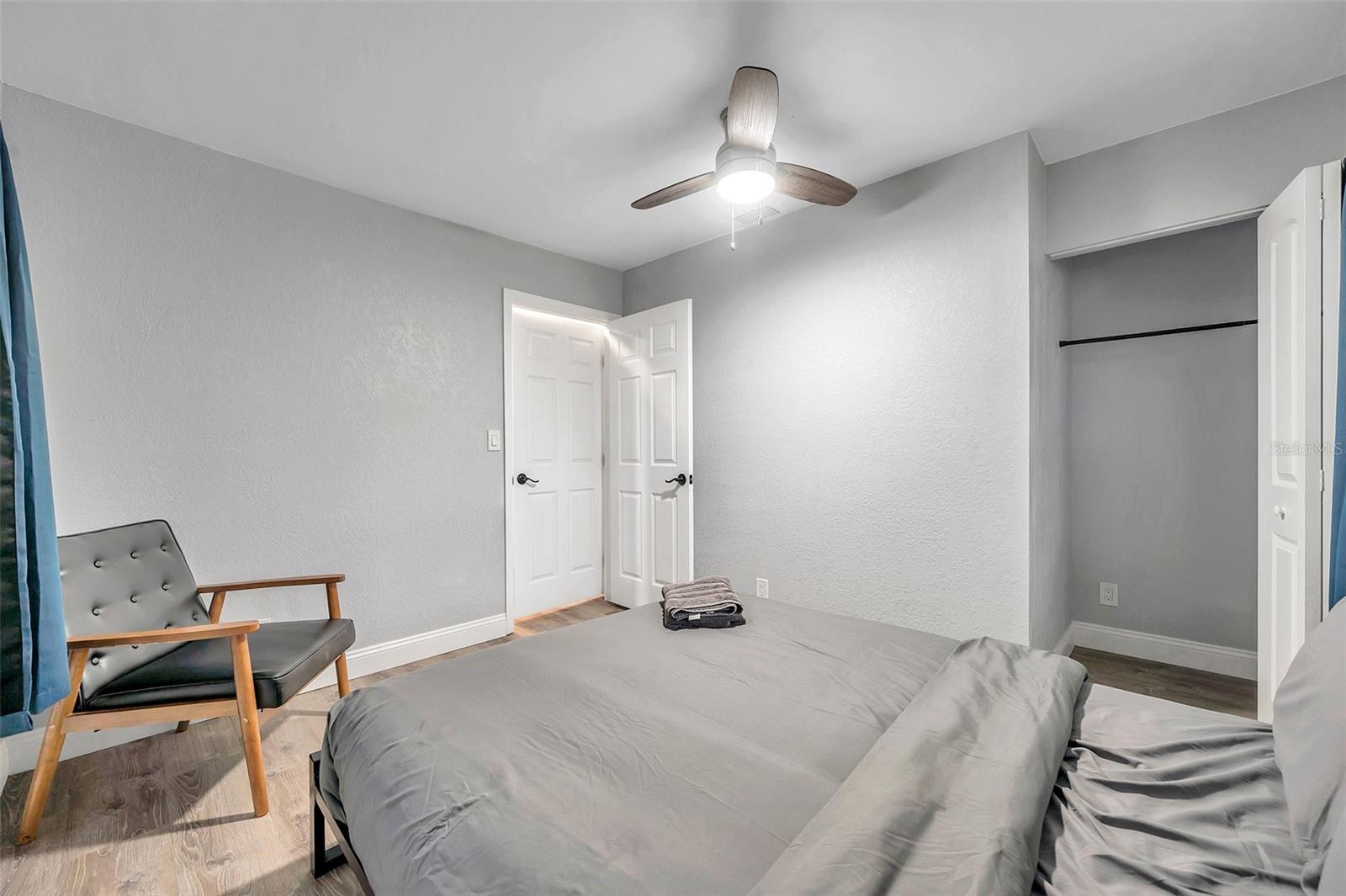 PINECREST PARK - Residential Income