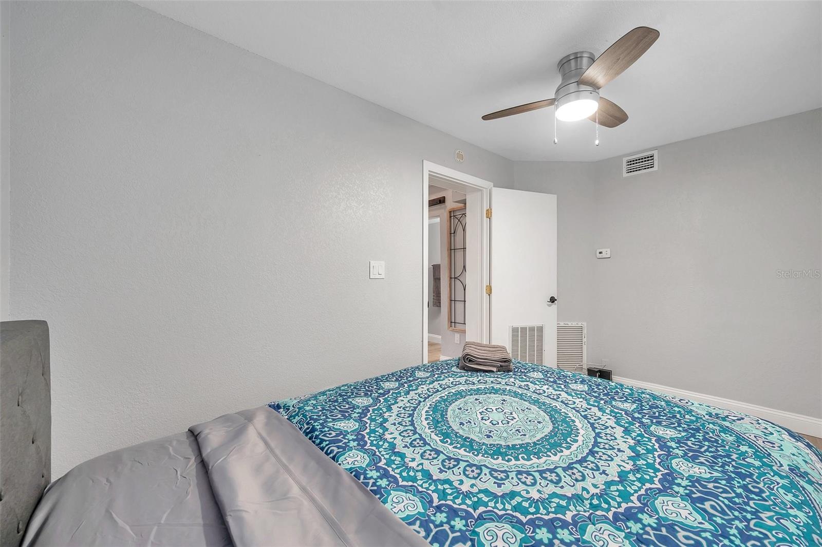 PINECREST PARK - Residential Income