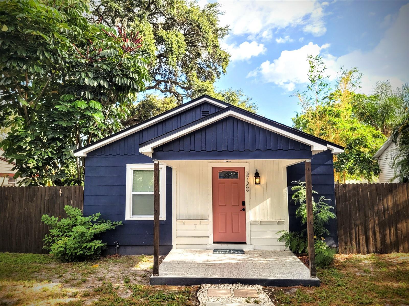 PINECREST PARK - Residential Income