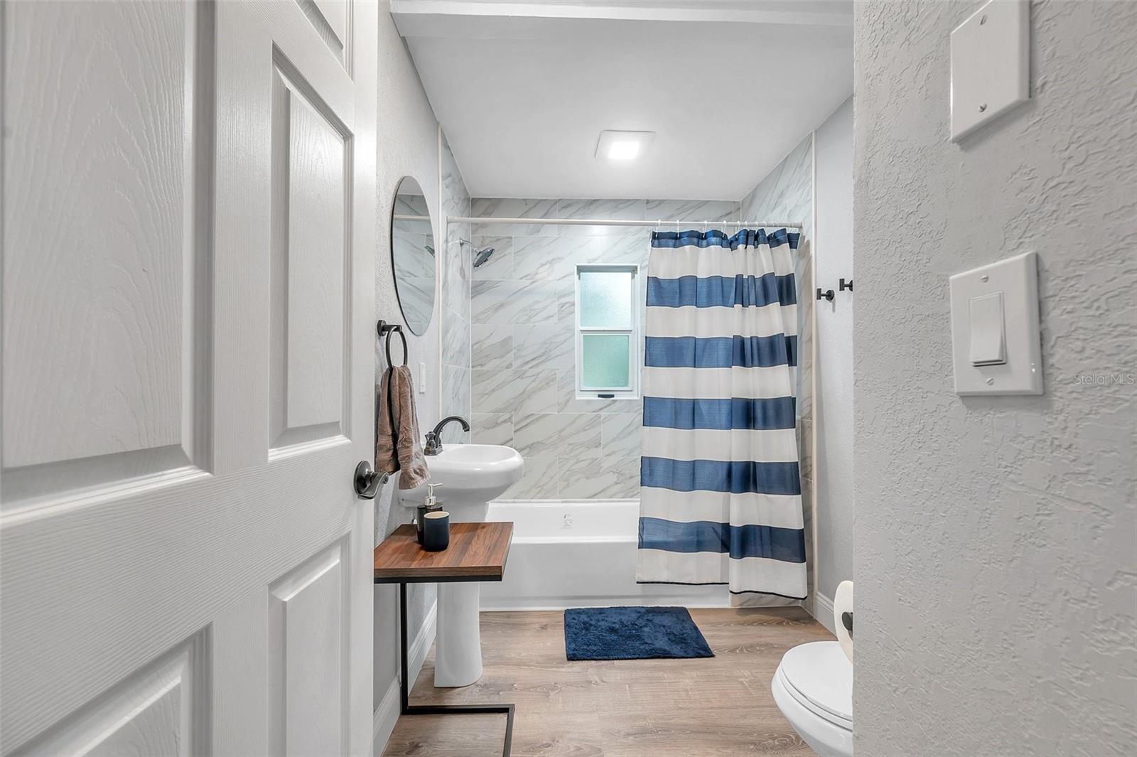 PINECREST PARK - Residential Income