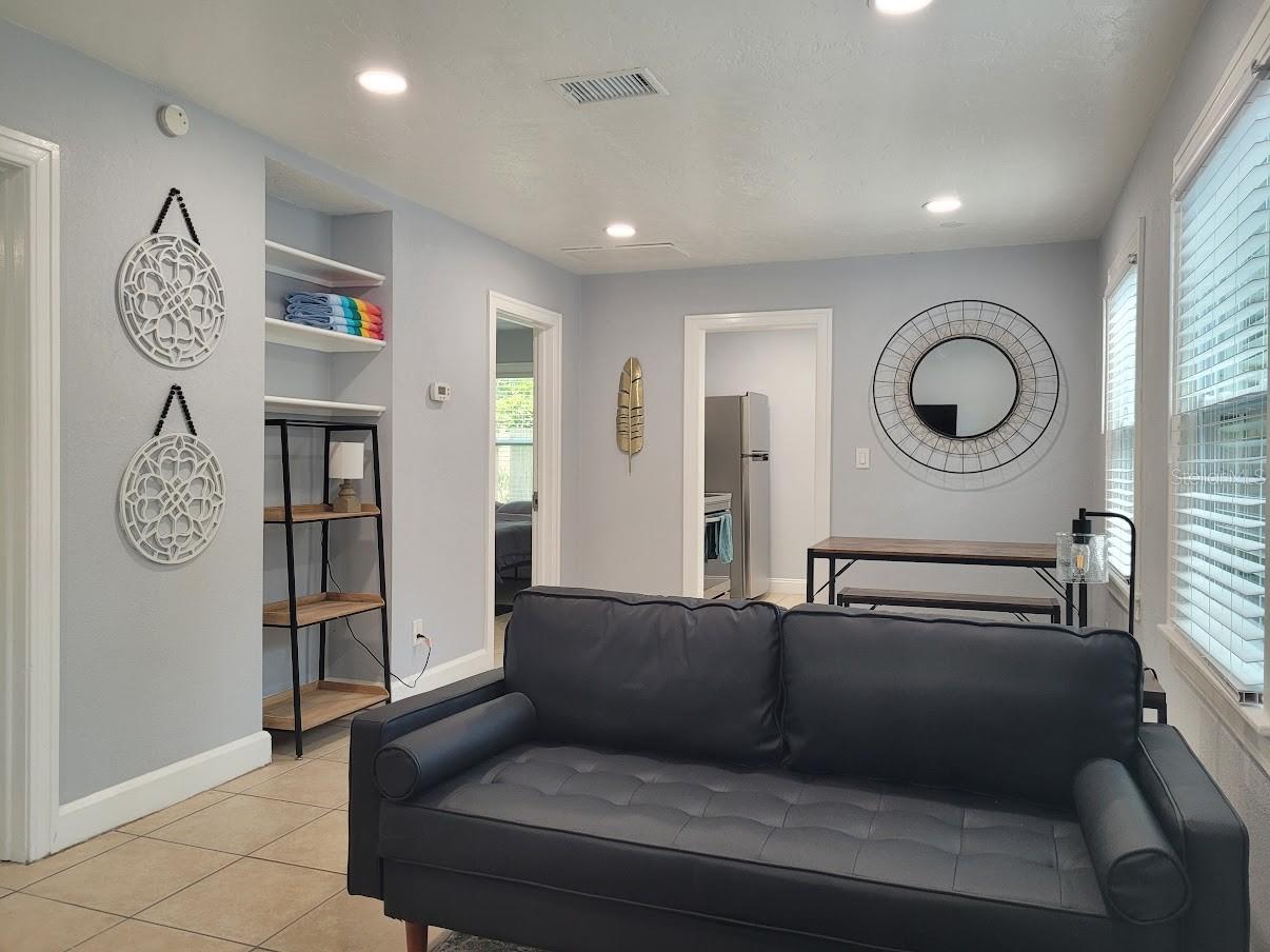 PINECREST PARK - Residential Income