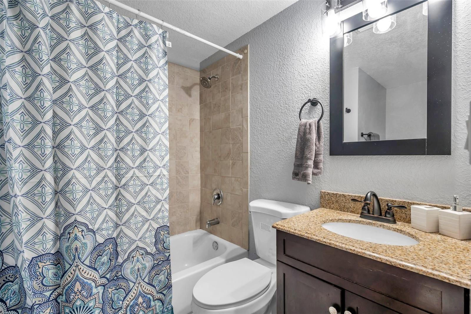 PINECREST PARK - Residential Income