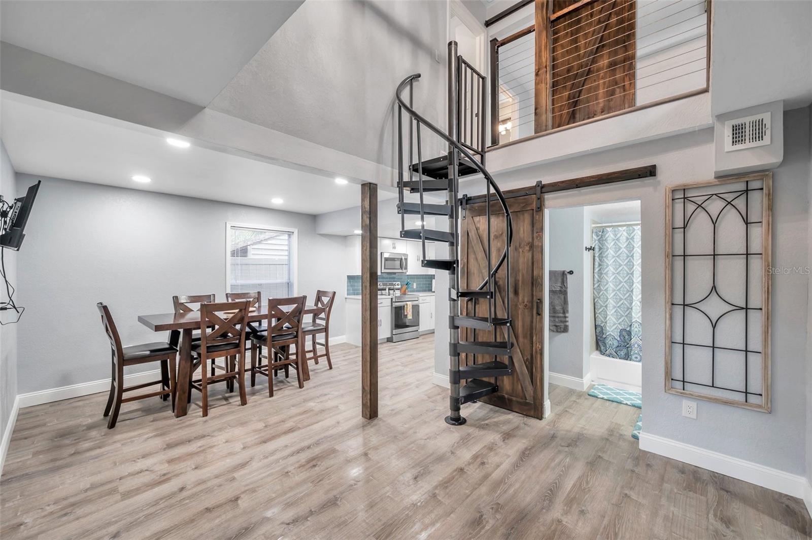 PINECREST PARK - Residential Income